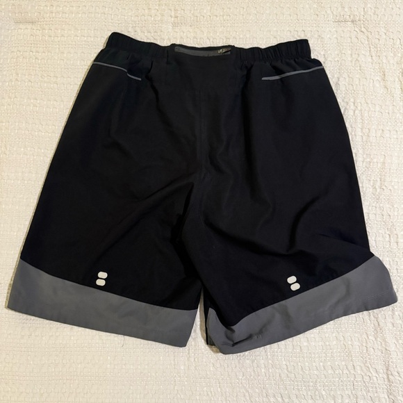ASICS Running Shorts With Liner - Medium - Picture 3 of 3